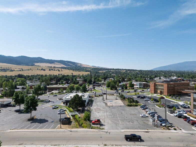 3521 Brooks St, Missoula, MT à vendre - Photo du bâtiment - Image 3 de 11