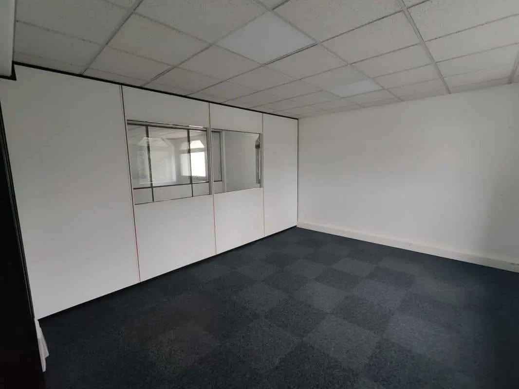 5 Rue Guy Moquet, Orsay for lease Interior Photo- Image 1 of 7