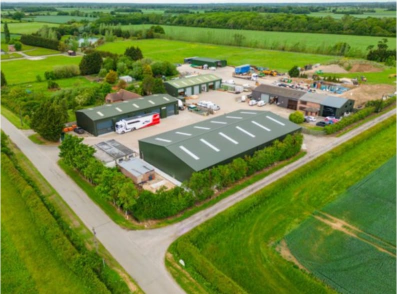 Brand Road portfolio of 3 properties for sale on LoopNet.ca - Primary Photo - Image 2 of 3