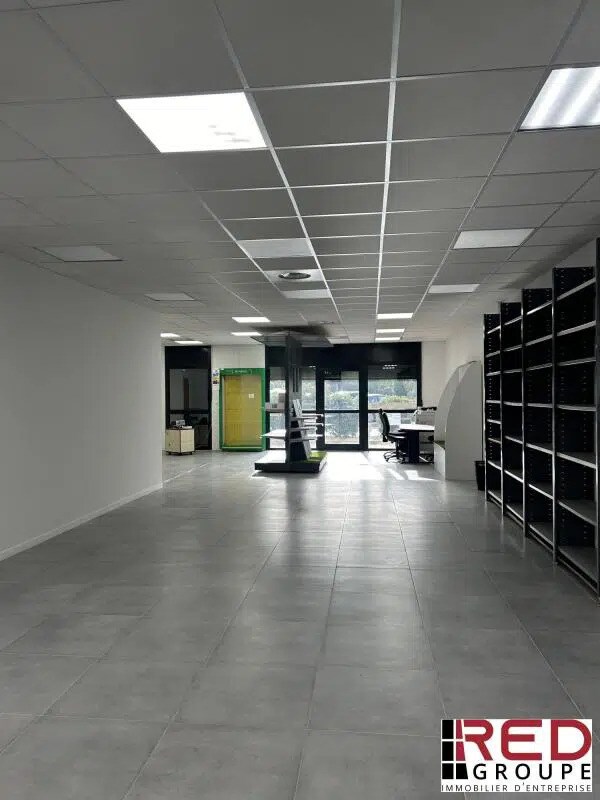 Retail in Aix-en-Provence for lease Building Photo- Image 1 of 7