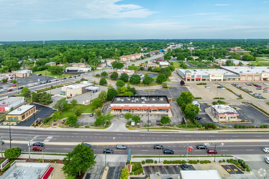 7448-7458 Barrington Rd, Hanover Park, IL à louer - Aérien - Image 2 de 6