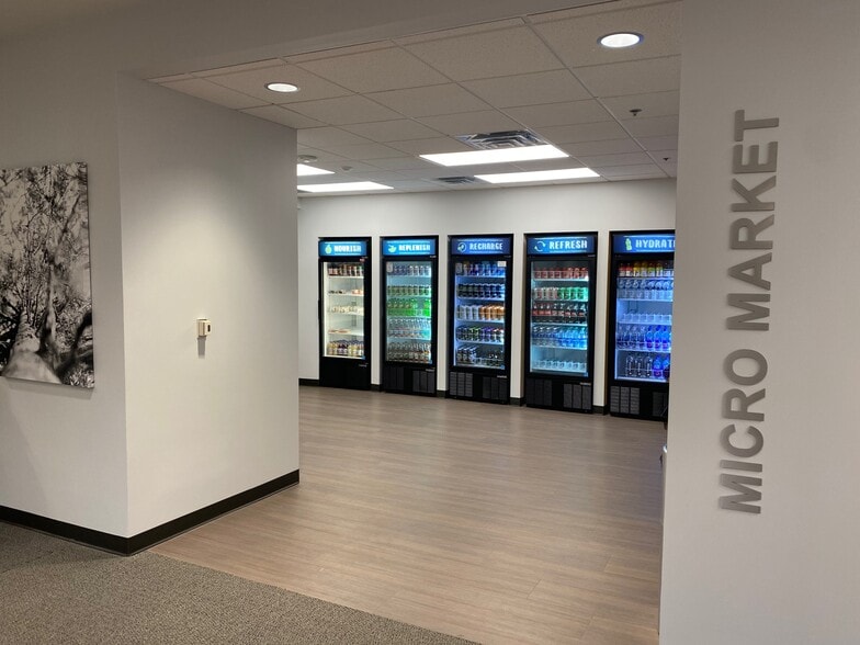 750 Stephenson Hwy, Troy, MI for lease - Interior Photo - Image 2 of 6