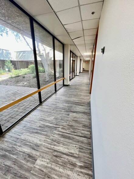 2525 W Beryl Ave, Phoenix, AZ for lease - Interior Photo - Image 3 of 43