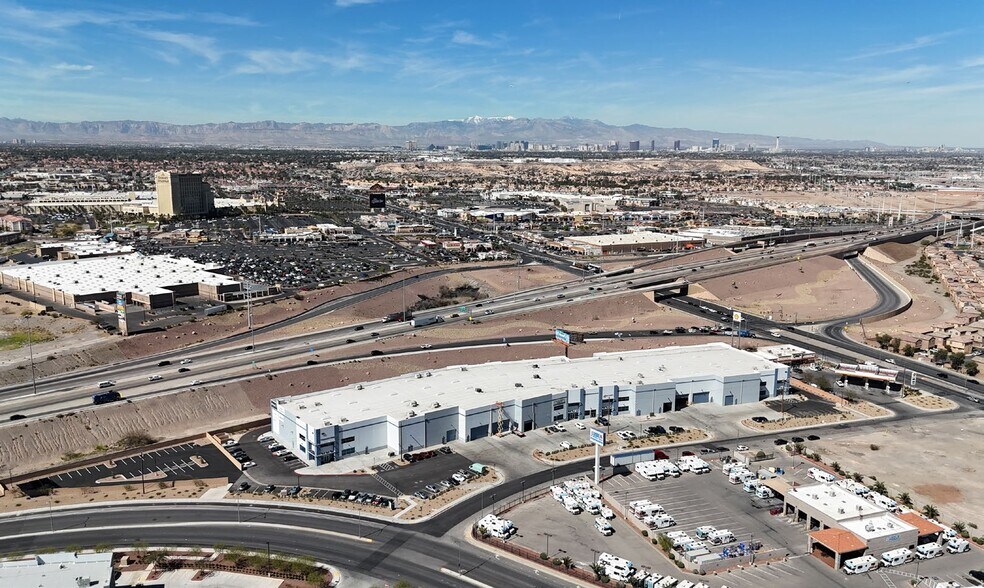 515 N Gibson Rd, Henderson, NV à louer - Photo du bâtiment - Image 3 de 3
