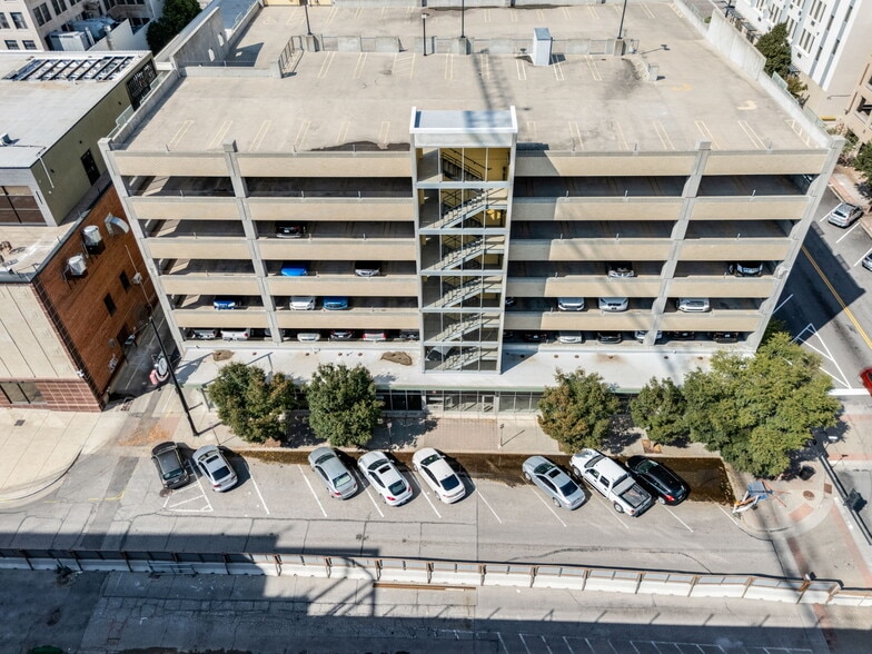 360 E William St, Wichita, KS à louer - Photo du bâtiment - Image 1 de 1