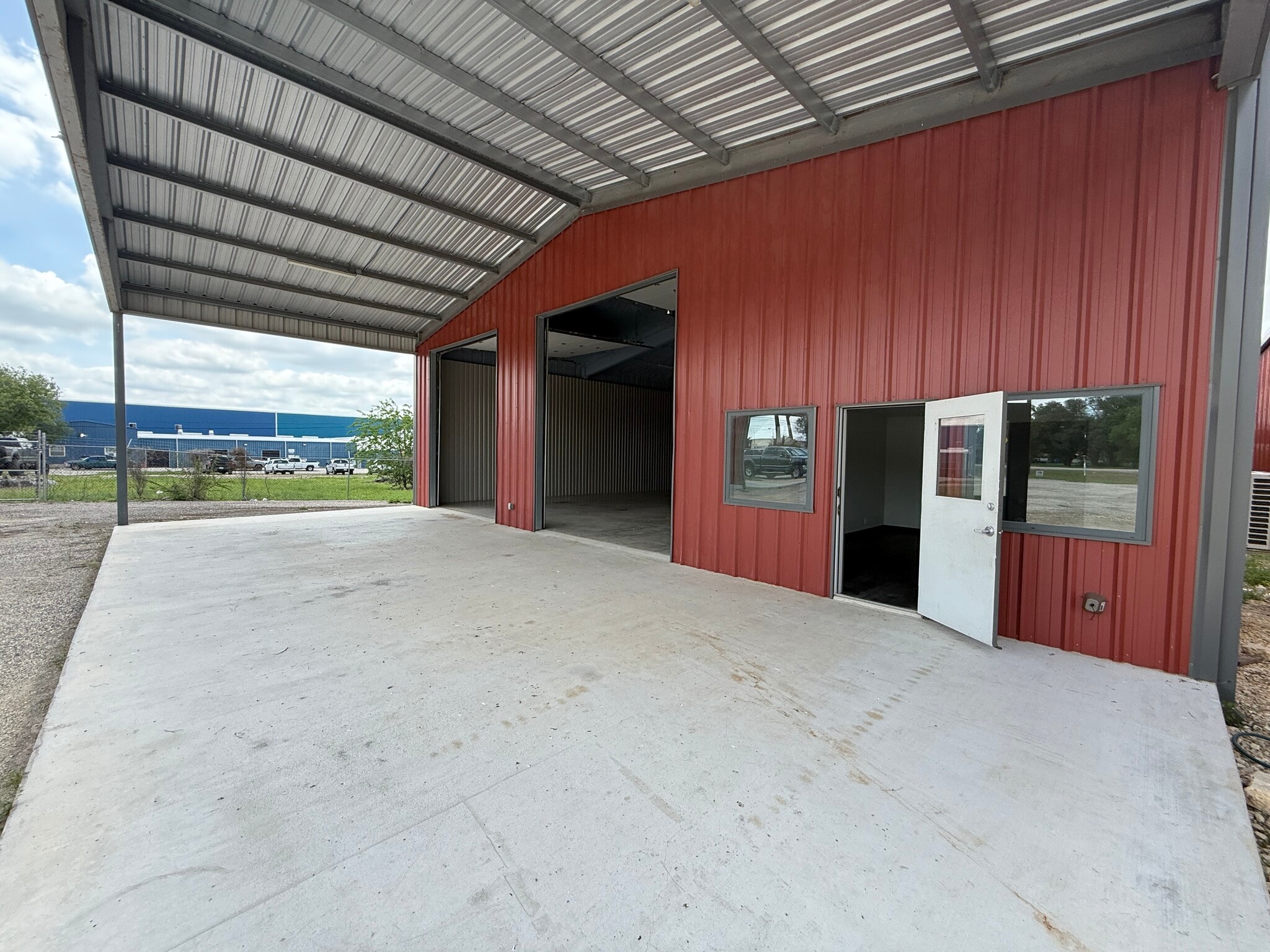 4235 FM 78, McQueeney, TX à louer Photo principale- Image 1 de 43