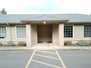 4350-4356 Commercial St SE, Salem, OR for lease Building Photo- Image 2 of 4