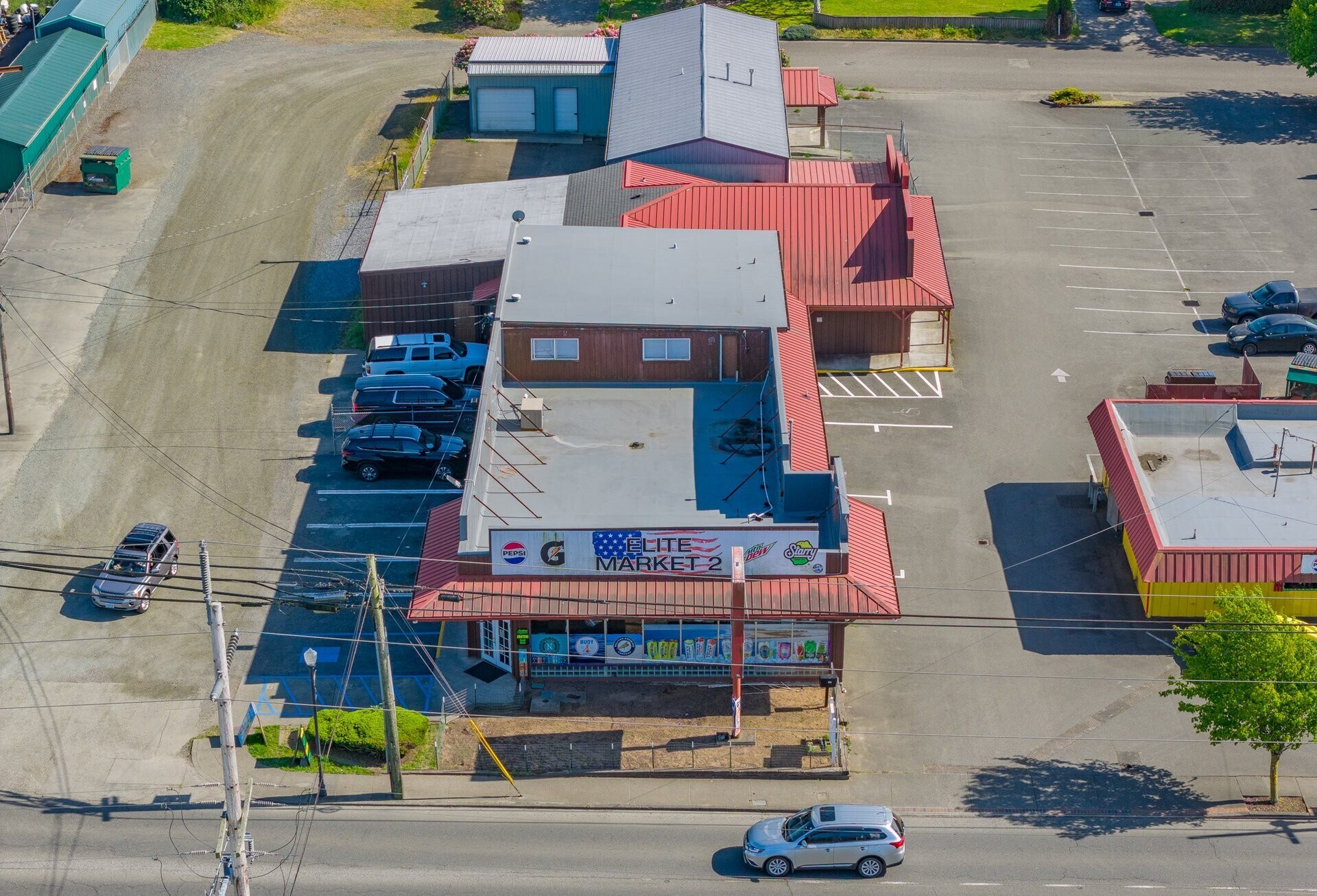 1195 Newmark Ave, Coos Bay, OR à vendre Photo du bâtiment- Image 1 de 49