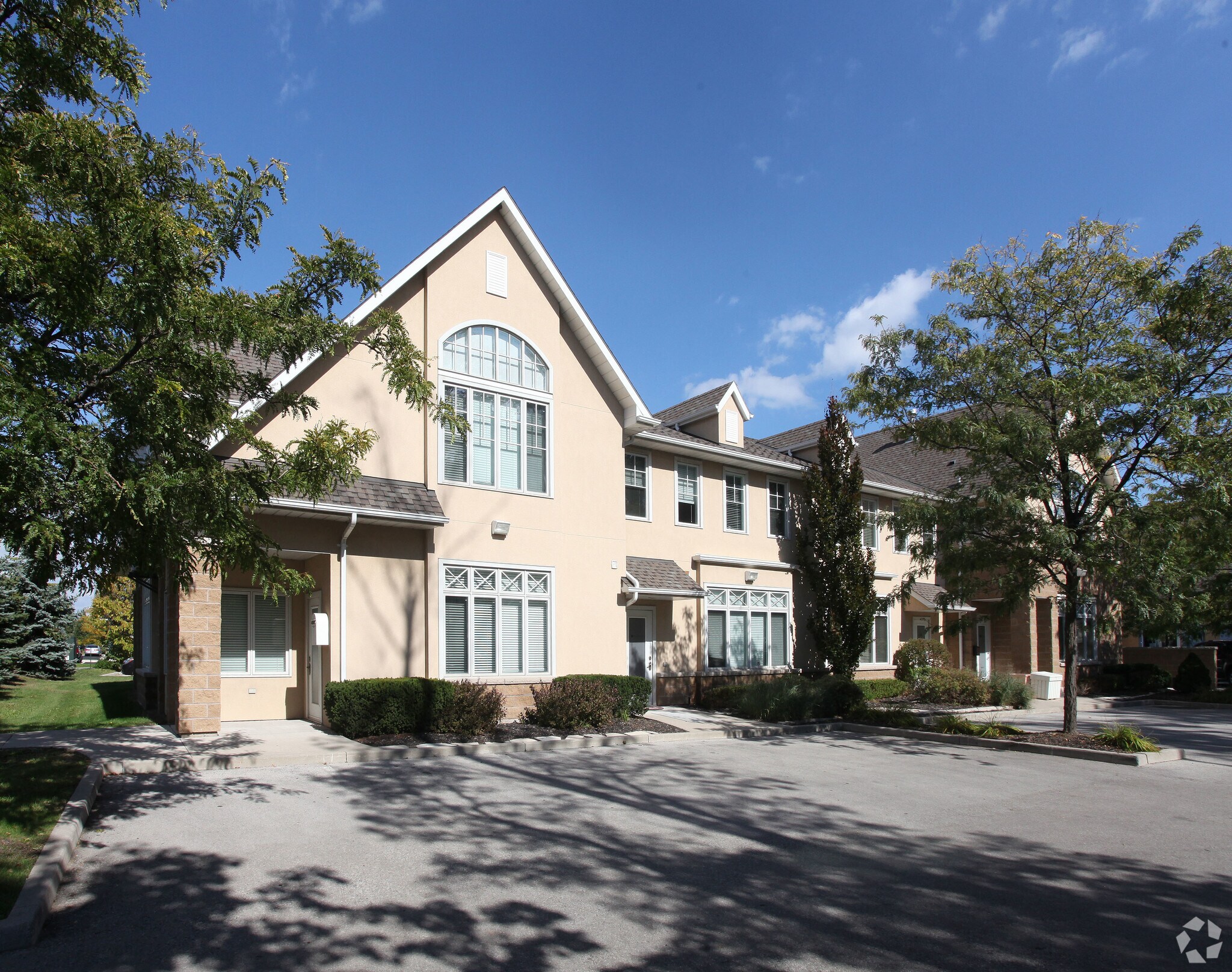 1384-1388 Cornwall Rd, Oakville, ON à vendre Photo principale- Image 1 de 1