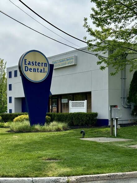 1802 State Highway 35, Oakhurst, NJ à louer - Photo du bâtiment - Image 3 de 4