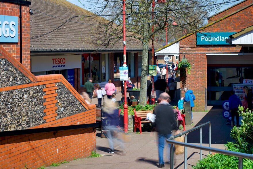 Rainham Shopping Centre, Gillingham à louer - Photo du bâtiment - Image 3 de 4