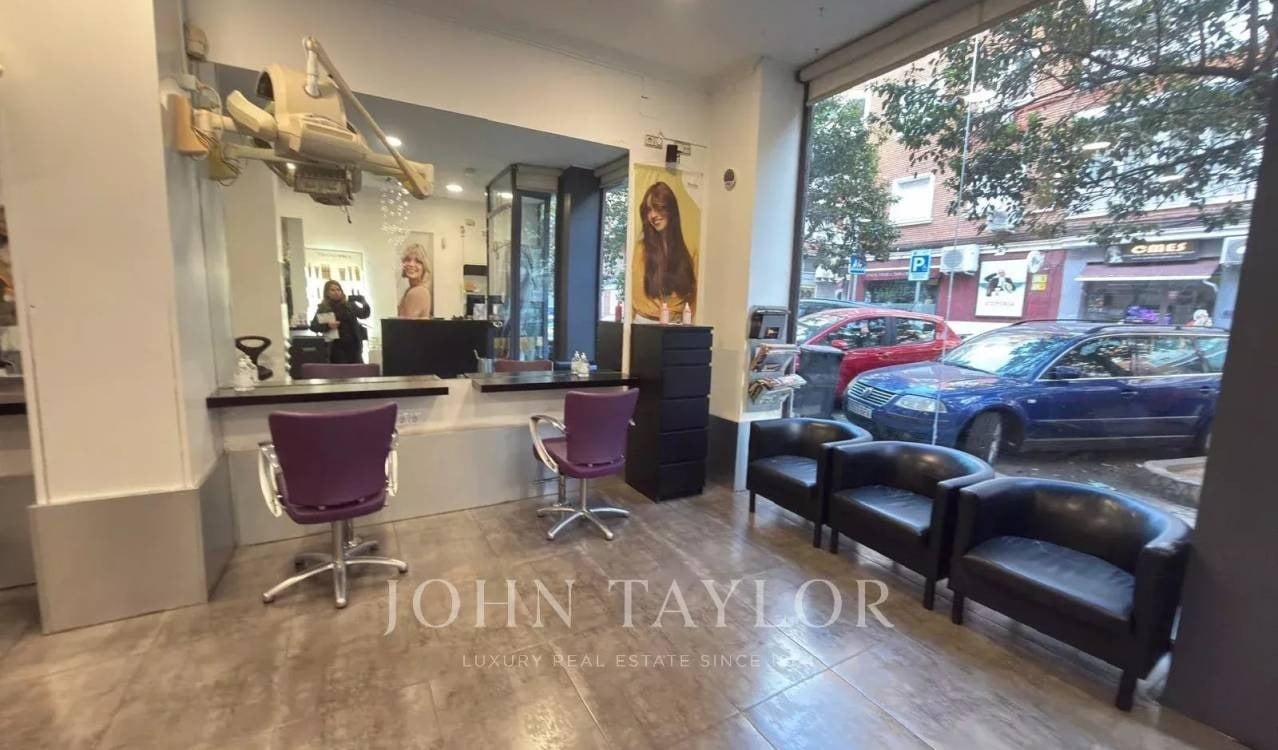 Madrid, MAD 28002 - Unit 2 - - Interior Photo - Image 2 of 8