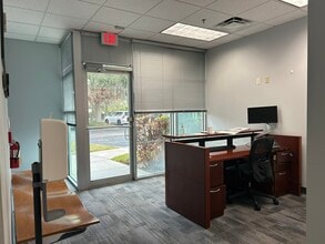 3050 Technology Pky, Orlando, FL for lease Interior Photo- Image 2 of 6