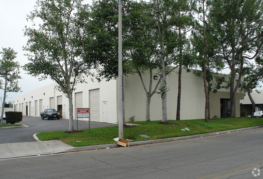 10802 Capital Ave, Garden Grove, CA à louer - Photo du bâtiment - Image 2 de 2