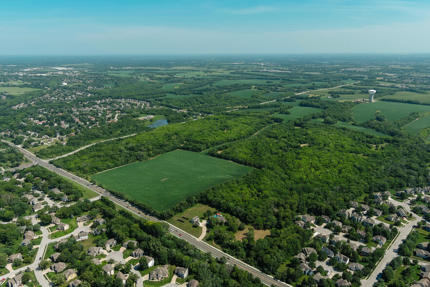 South Lee's Summit portefeuille de 4 propriétés à vendre sur LoopNet.ca - Photo principale - Image 1 de 6