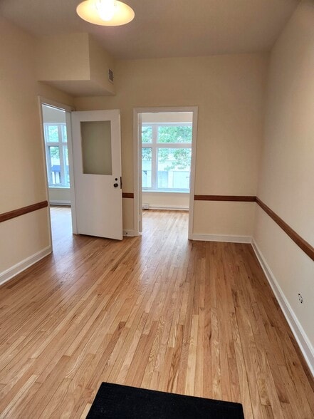 244 Greenwich Ave, Greenwich, CT for lease - Building Photo - Image 3 of 6