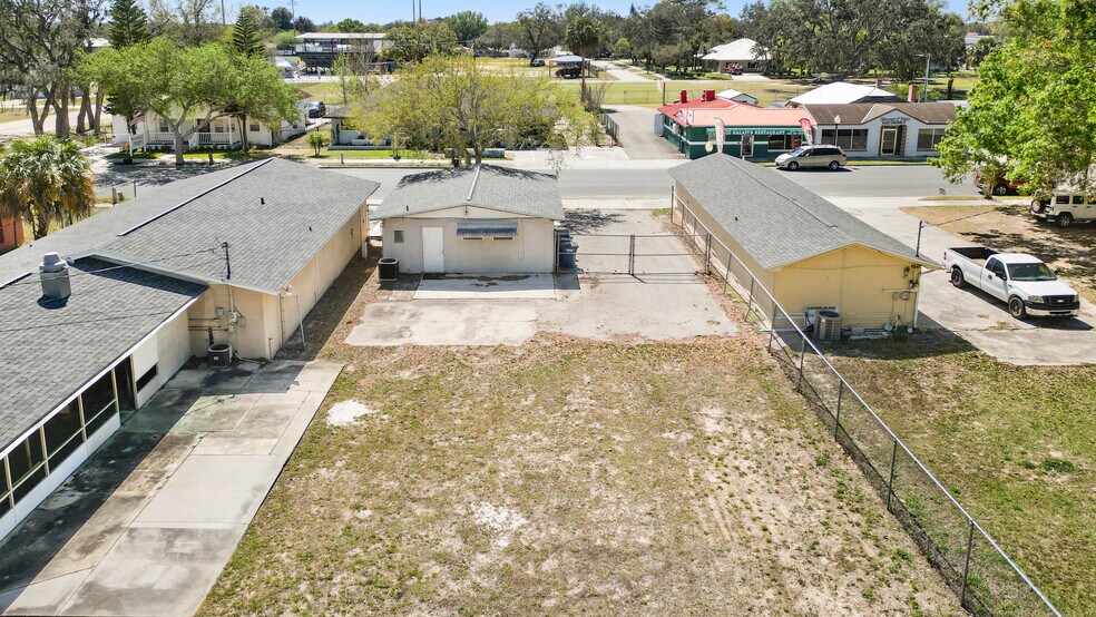 648 S Commerce Ave, Sebring, FL à vendre - Photo du bâtiment - Image 3 de 42