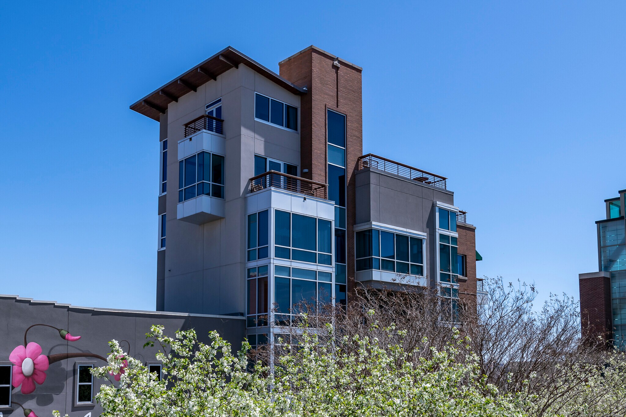 5 W Mountain St, Fayetteville, AR for lease Primary Photo- Image 1 of 18