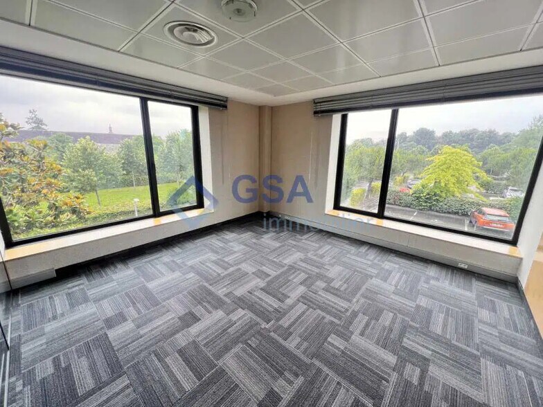 Bureau dans Lieusaint à louer - Photo intérieure - Image 3 de 8