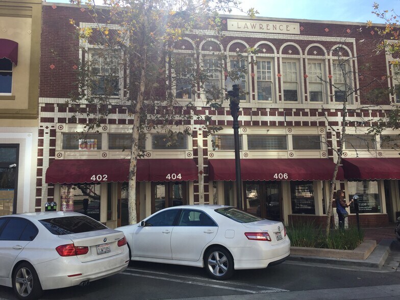 402-404 W 4th St, Santa Ana, CA à louer - Photo du bâtiment - Image 2 de 10