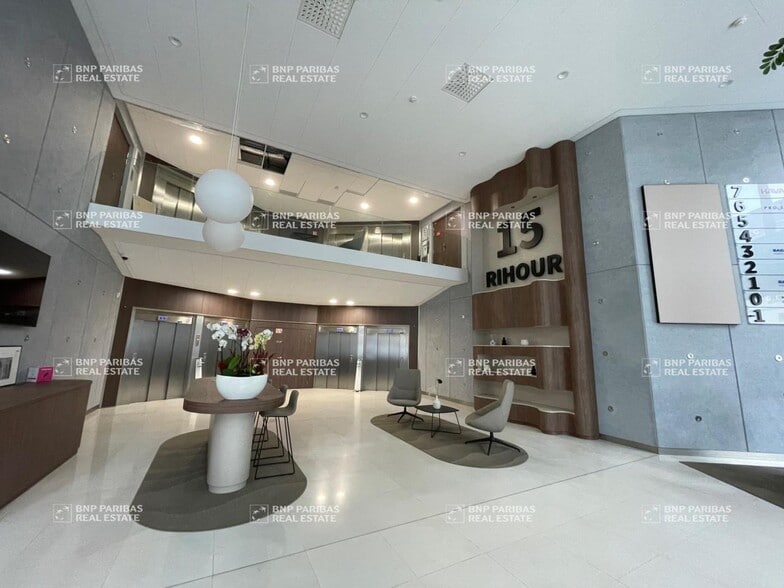 15 Rue Du Palais Rihour, Lille for lease - Lobby - Image 3 of 11