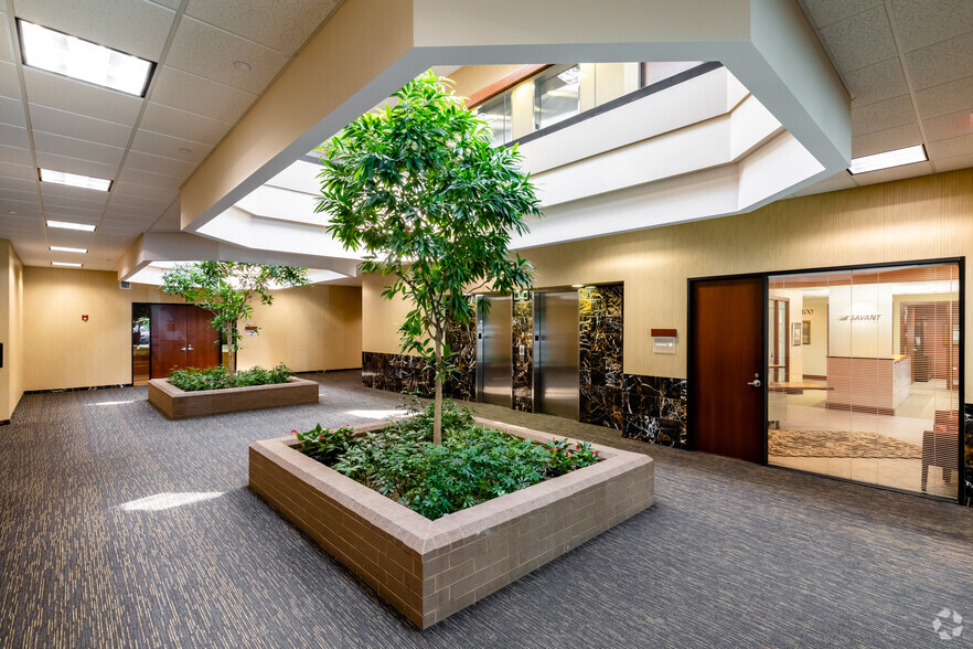 1730 Park St, Naperville, IL for sale - Lobby - Image 2 of 8