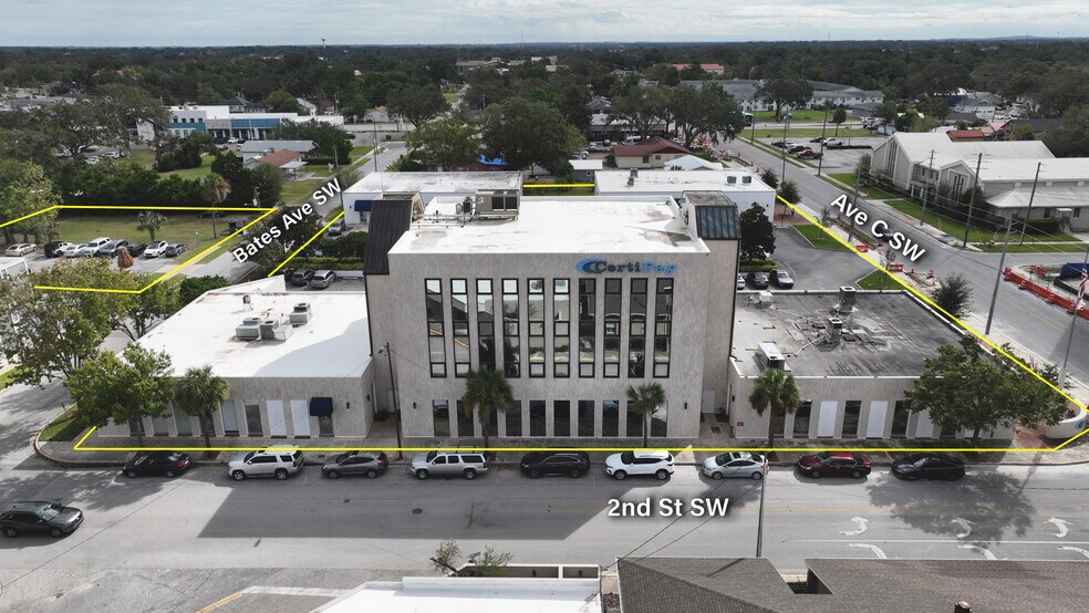 142 SW Avenue C, Winter Haven, FL à louer - Photo du bâtiment - Image 3 de 7