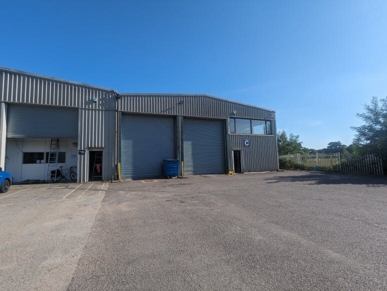 London Rd, Send à louer Photo du bâtiment- Image 1 de 5