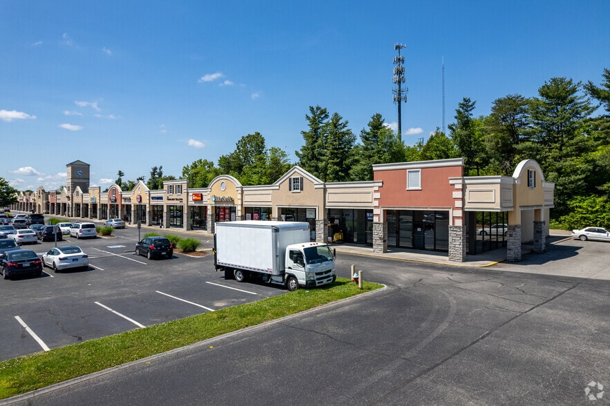 1645 Downtown West Blvd, Knoxville, TN for sale - Building Photo - Image 2 of 5