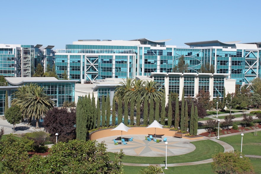 2000 Seaport Blvd, Redwood City, CA for lease - Building Photo - Image 3 of 5