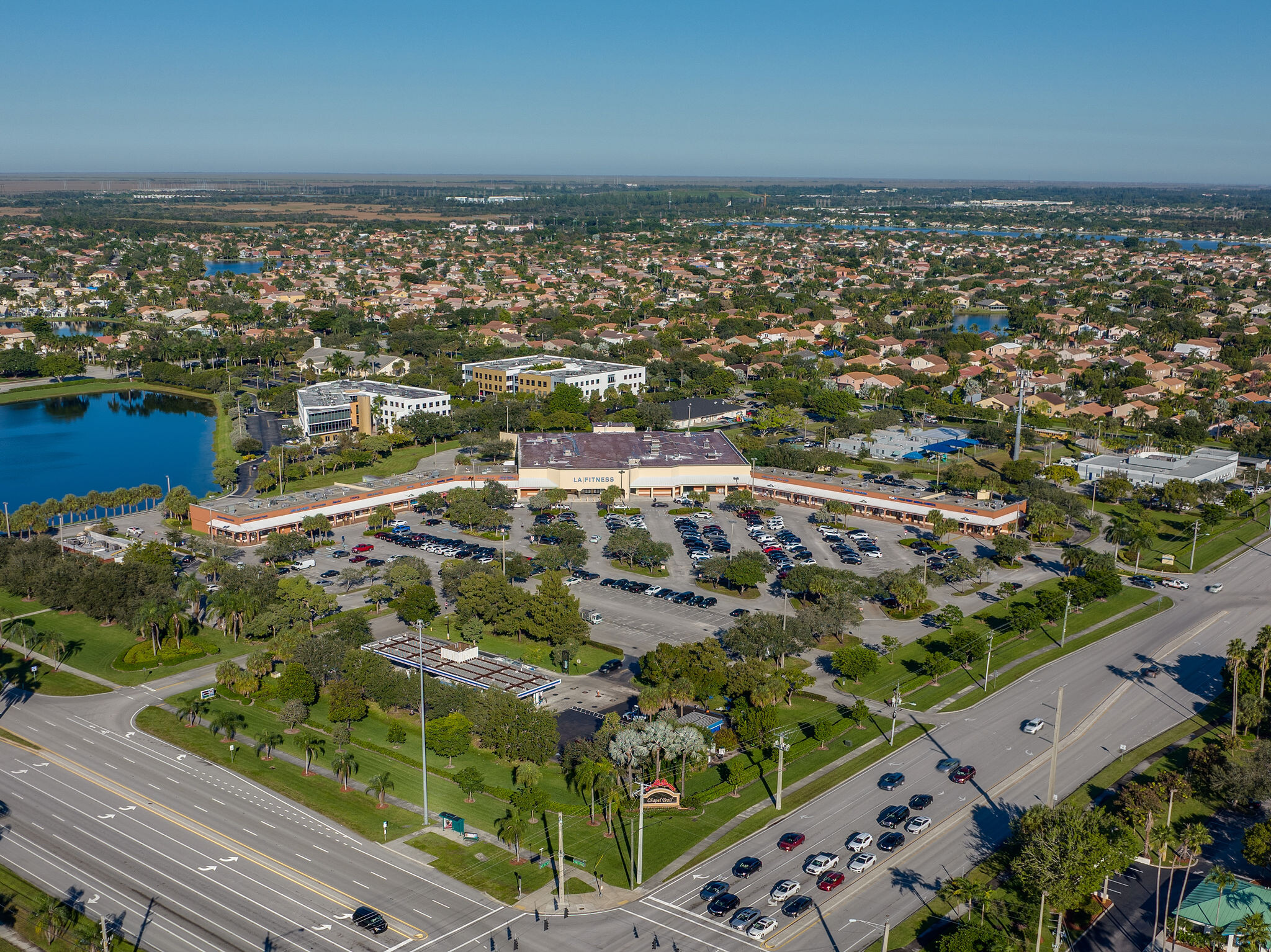 18411-18489 Pines Blvd, Pembroke Pines, FL à louer A rien- Image 1 de 8