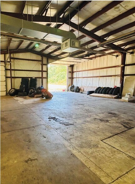 6630 Rawsonville Rd, Belleville, MI à vendre - Photo du bâtiment - Image 3 de 7