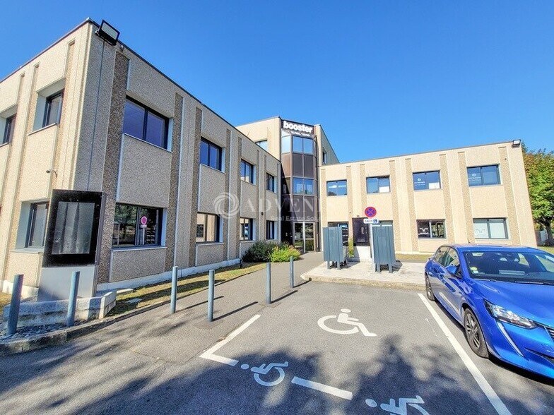 Office in SAINT-OUEN-L'AUMONE for lease - Building Photo - Image 2 of 11