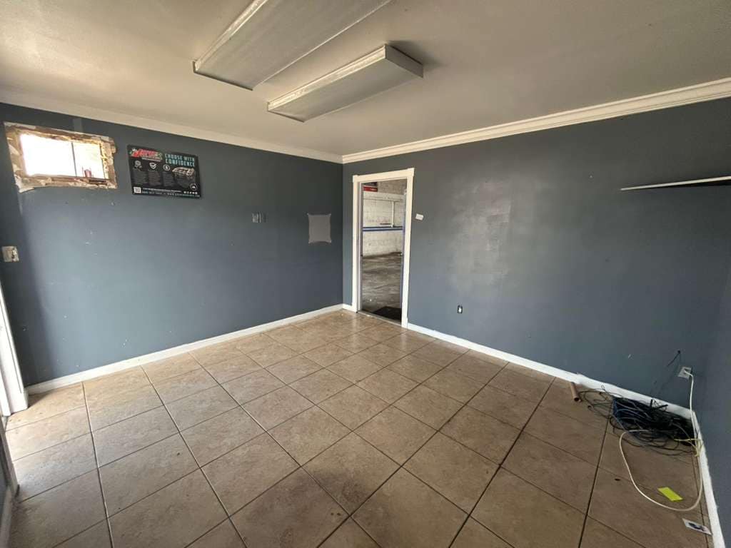 1624 SE Village Green Dr, Port Saint Lucie, FL for lease Interior Photo- Image 1 of 3