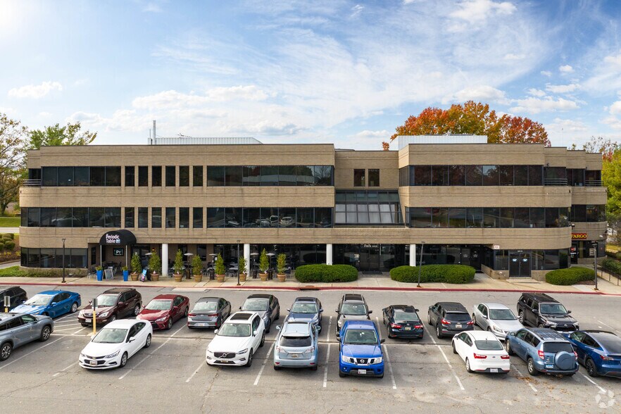 8808 & 8818 Centre Park Dr, Columbia, MD à louer - Photo du bâtiment - Image 3 de 26