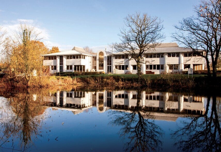 Unit 3 & 4, The Pavilions, Ruscombe Business Park, Knowl Hill à louer - Photo du bâtiment - Image 3 de 9