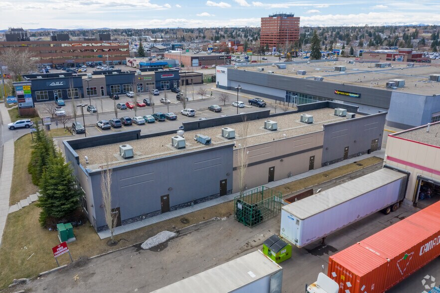 9950 Macleod Trl SE, Calgary, AB à louer - Photo du bâtiment - Image 2 de 8
