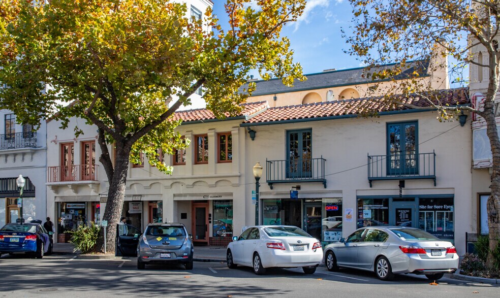 460-476 University Ave, Palo Alto, CA à louer - Photo du bâtiment - Image 1 de 4