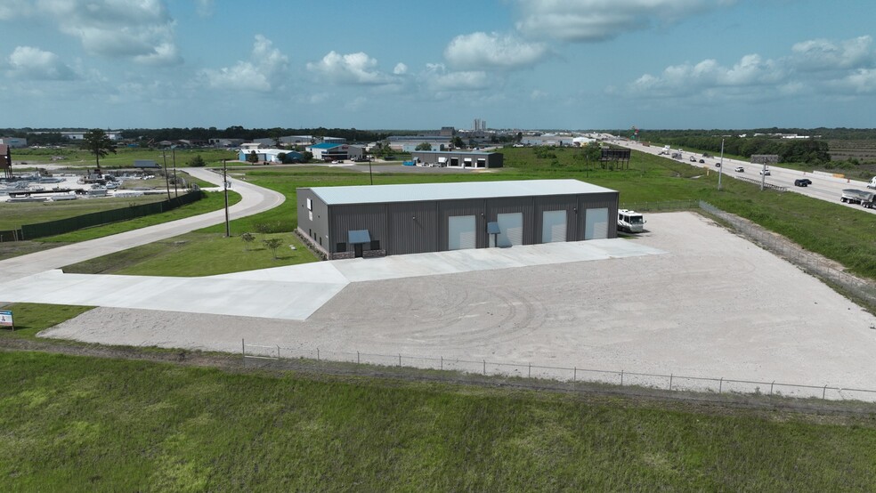 8850 Industrial Pky, Beaumont, TX for lease - Building Photo - Image 3 of 28