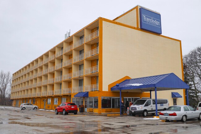 More details for 14043 Brookpark Rd, Brook Park, OH - Hospitality for Sale