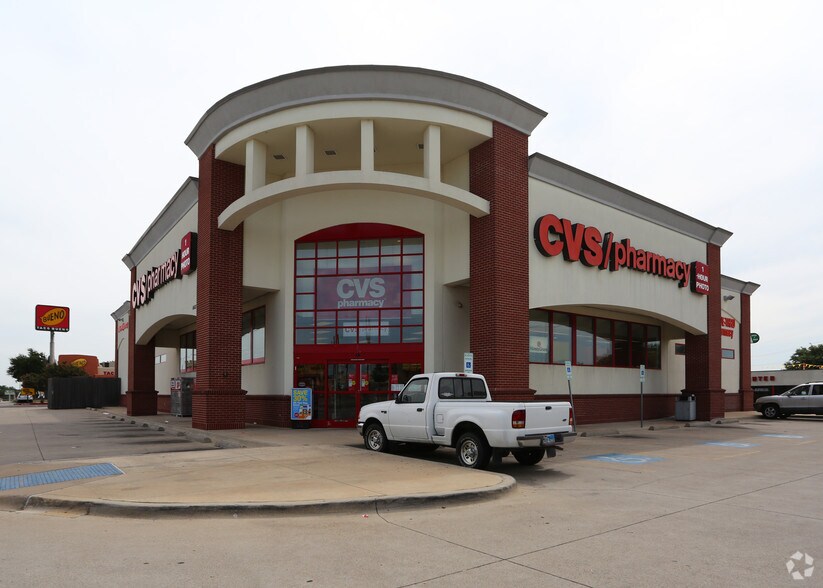 6433 McCart Ave, Fort Worth, TX à louer - Photo du bâtiment - Image 3 de 6