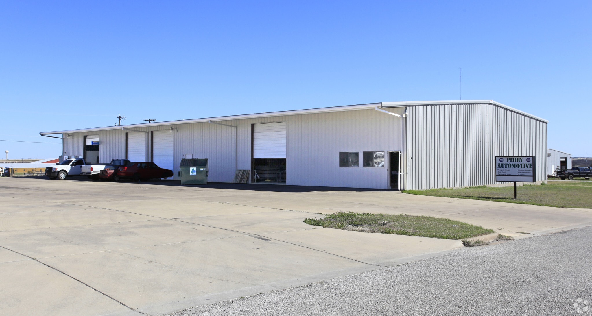 212 Tradesmen Dr, Hutto, TX for lease Primary Photo- Image 1 of 4