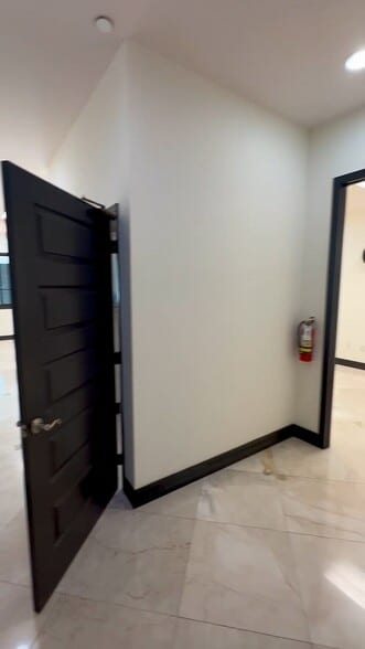 8501 SW 124th Ave, Miami, FL à louer - Vidéo sur l’inscription commerciale - Image 2 de 28