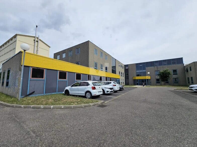 Flex dans Ris-Orangis à louer - Photo du bâtiment - Image 2 de 14