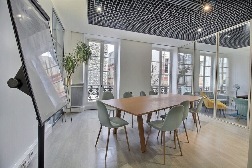 5 Rue De Liège, Paris à louer - Photo du bâtiment - Image 2 de 9
