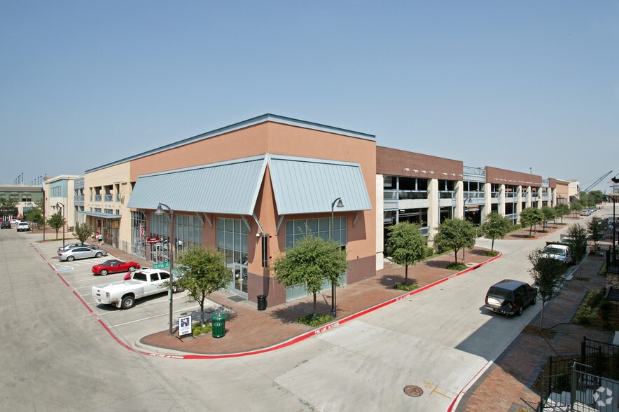 7200 Bishop Rd, Plano, TX à louer - Photo du bâtiment - Image 3 de 16