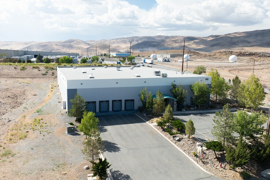 100 Ireland Dr, Mccarran, NV à louer - Photo du bâtiment - Image 2 de 5