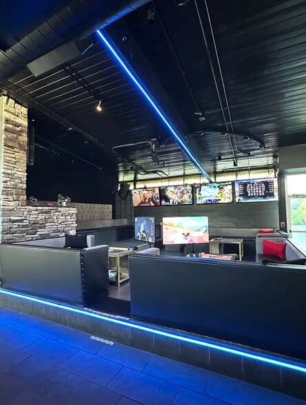 832 Seigle Ave, Charlotte, NC for lease - Building Photo - Image 3 of 16
