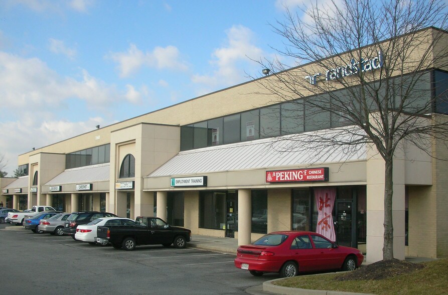 7060 Oakland Mills Rd, Columbia, MD à louer - Photo du bâtiment - Image 1 de 1