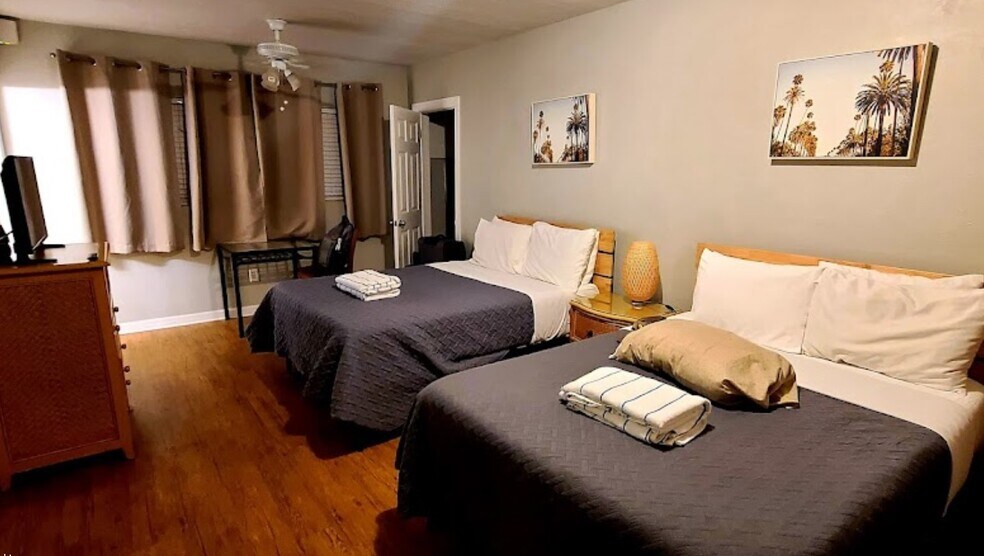 345 Hamden Dr, Clearwater, FL à vendre - Photo du bâtiment - Image 3 de 8